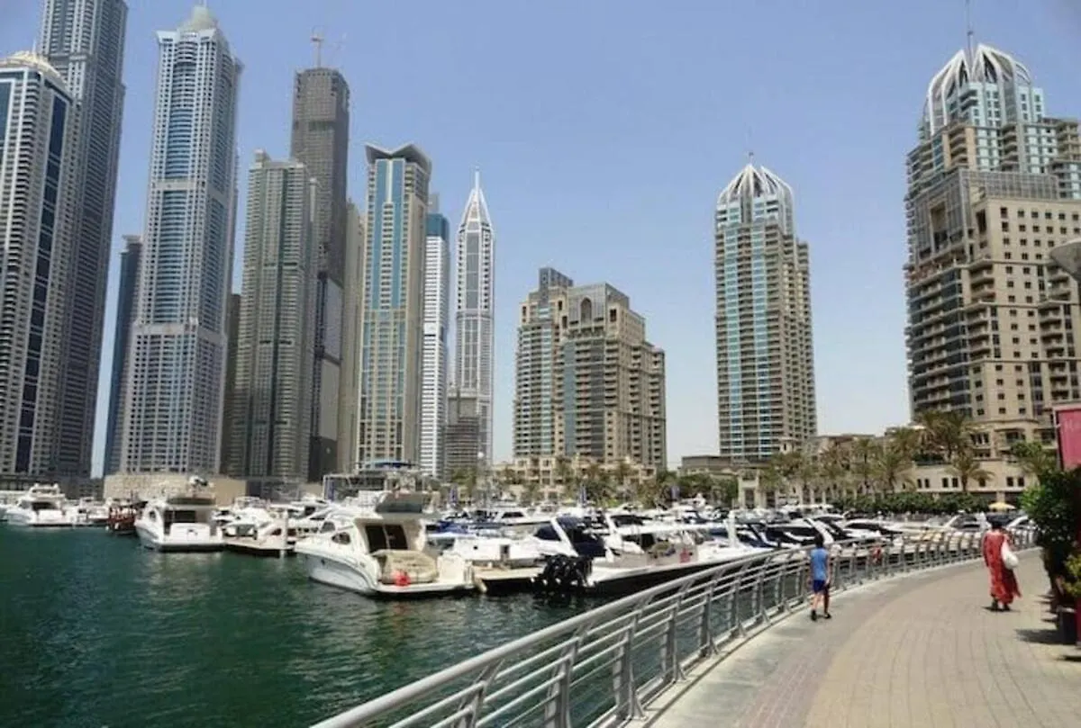 One Bed Apartment At A Great Location In Dubai Marina