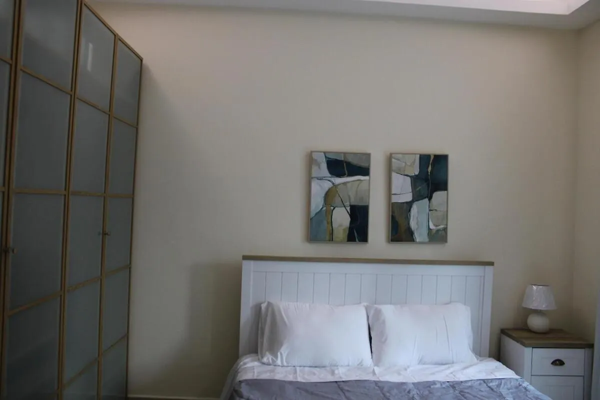 One Bed Apartment At A Great Location In Dubai Marina