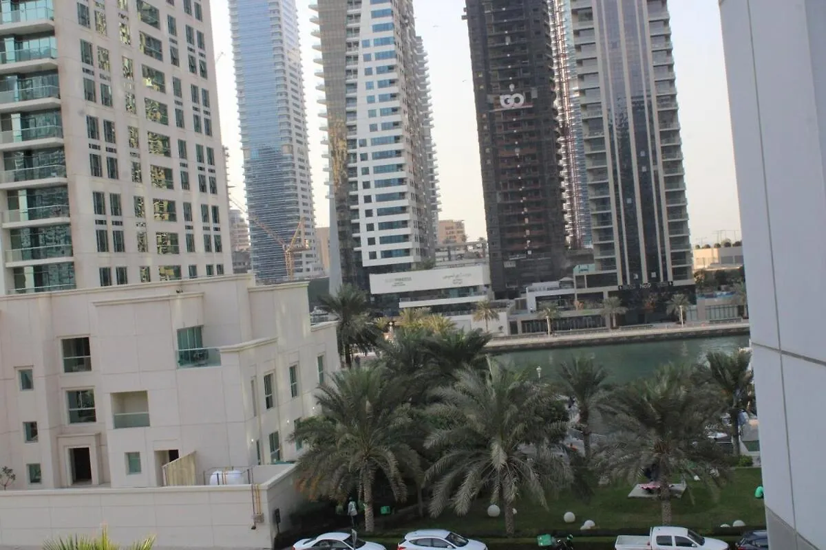 One Bed Apartment At A Great Location In Dubai Marina