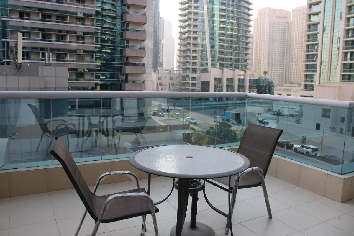 One Bed Apartment At A Great Location In Dubai Marina 0*,