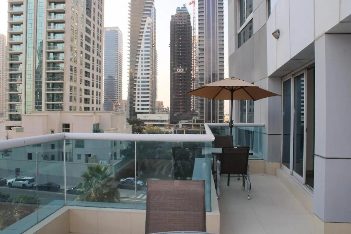 One Bed Apartment At A Great Location In Dubai Marina